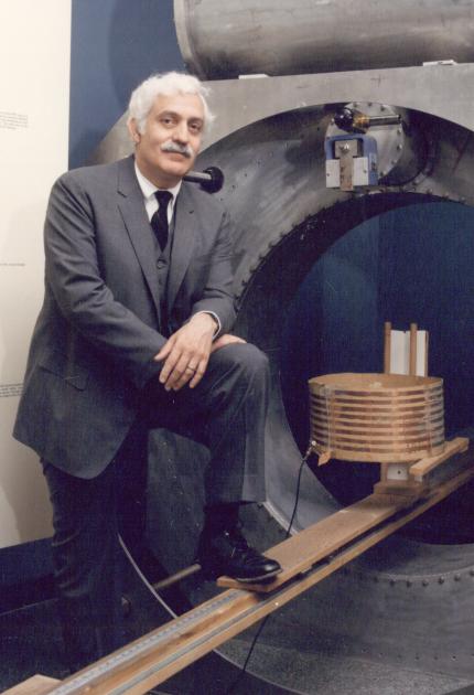 Raymond V. Damadian headshot