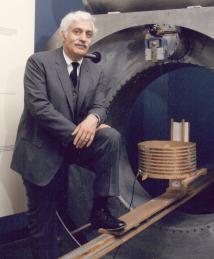 Raymond V. Damadian headshot