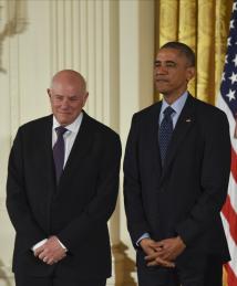 Eli Harari receiving award with President Obama