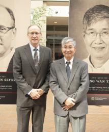 Ching Wan Tang with Steven Van Slyke at the National Inventors Hall of Fame Illumination Ceremony